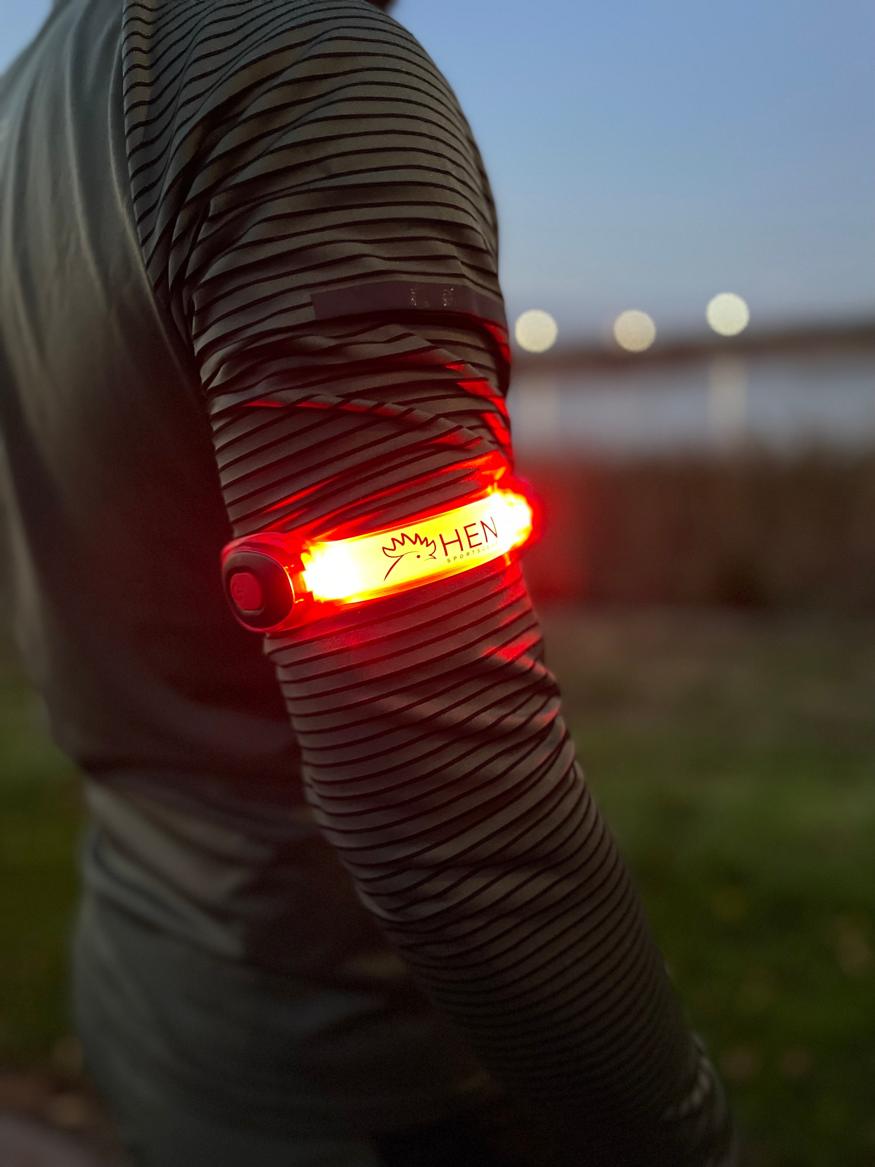 Rode LED sportarmband USB oplaadbaar voor marathons en nachtelijk hardlopen